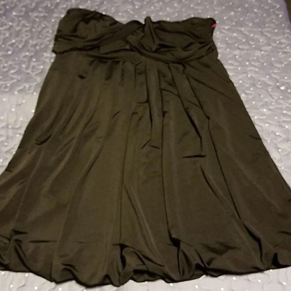 Speachless strapless ballon top size s